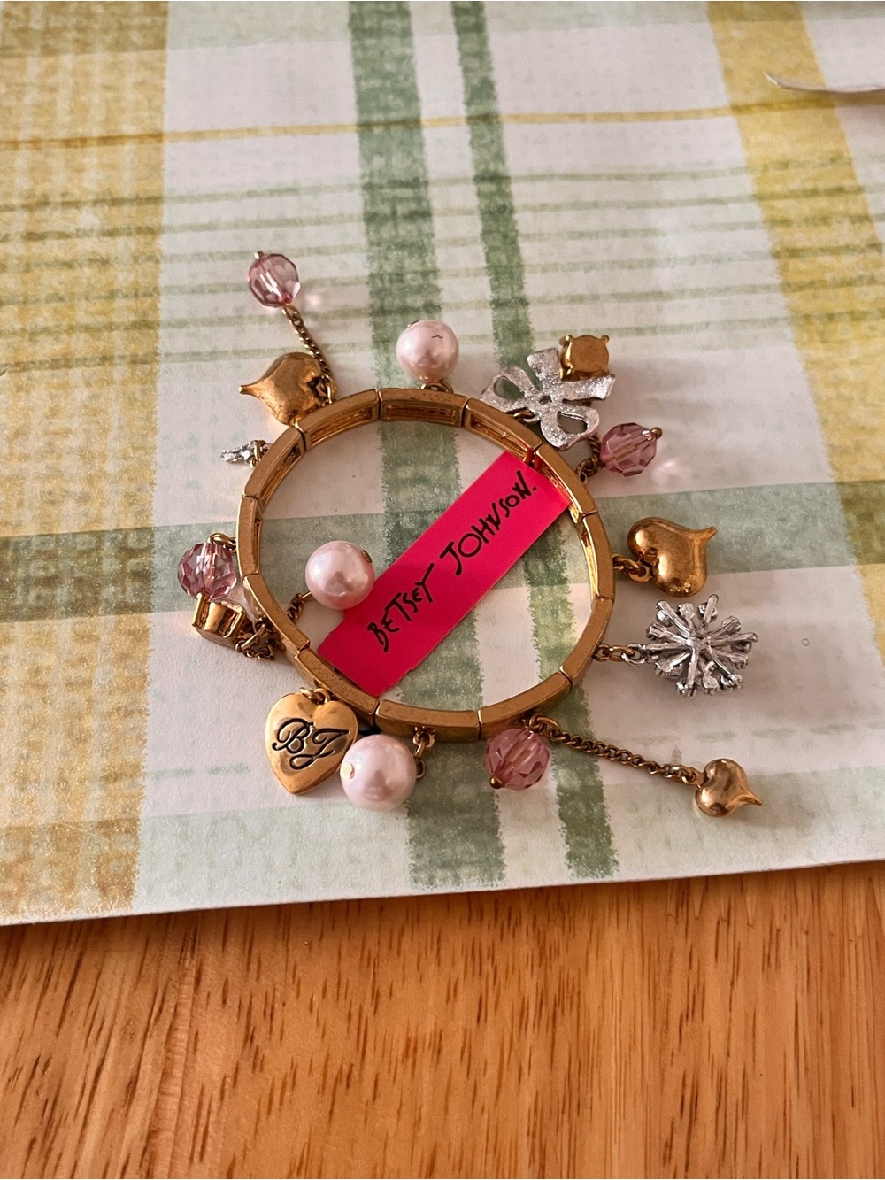 Vintage Betsy Johnson Gold Tone Nature Charm Jimgle Sound  Strech Bracelet
